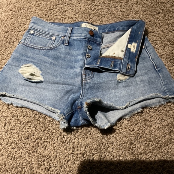 Madewell relaxed denim shorts - Picture 3 of 3